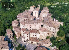 Casa in Borgo Medievale in Toscana Montaione